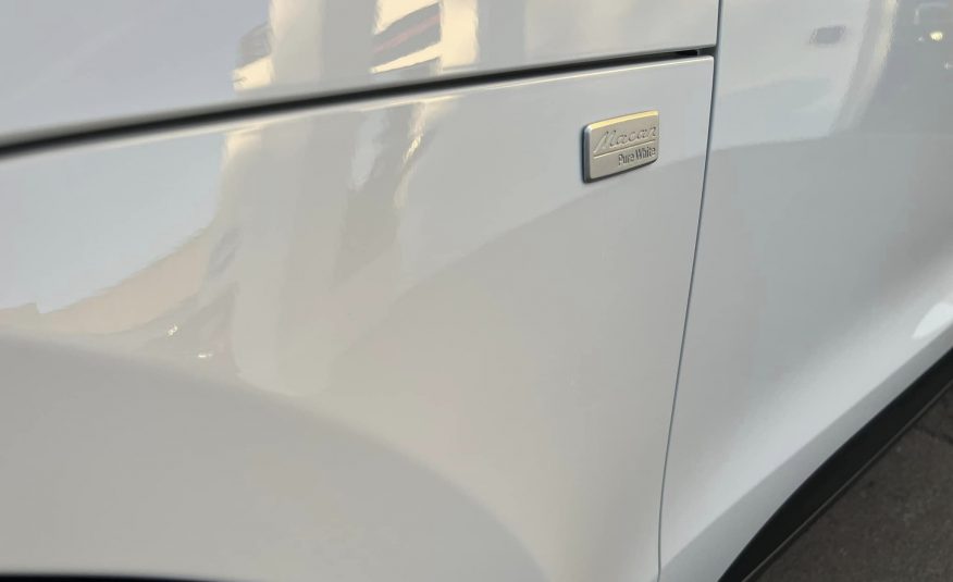 PORSCHE Macan 95BAA1 2.0 TFSI Pure White Limited Edition