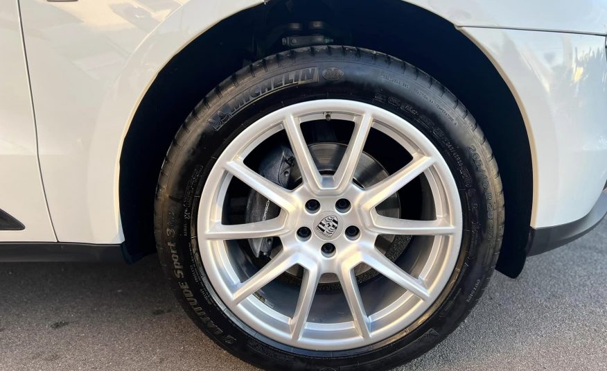 PORSCHE Macan 95BAA1 2.0 TFSI Pure White Limited Edition