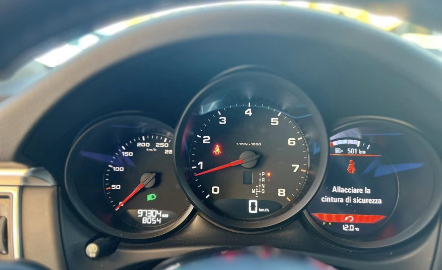 PORSCHE Macan 95BAA1 2.0 TFSI Pure White Limited Edition