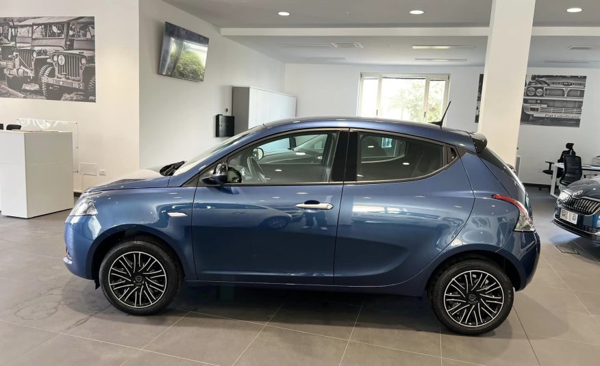 Lancia Ypsilon 1.0 70 Cv. Hybrid Silver Plus