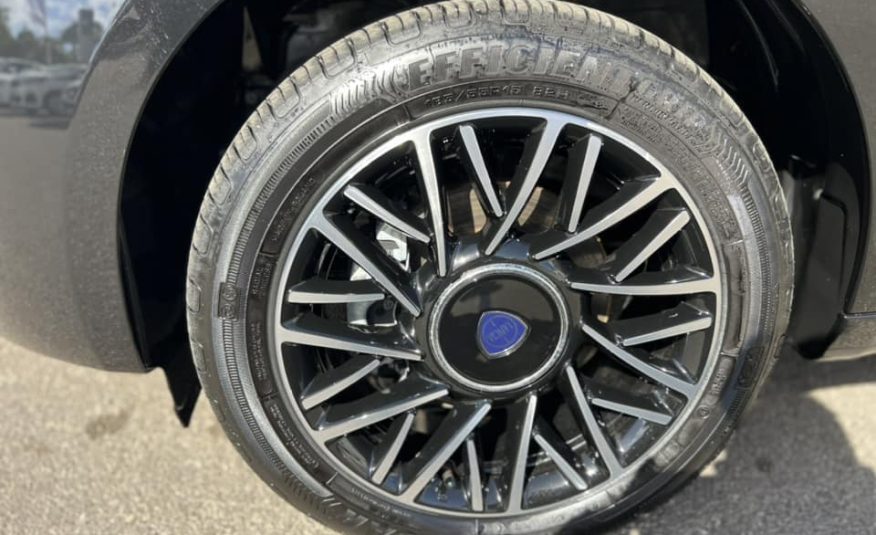 Lancia Ypsilon Alberta Ferretti 1.0 Hybrid 70 Cv.