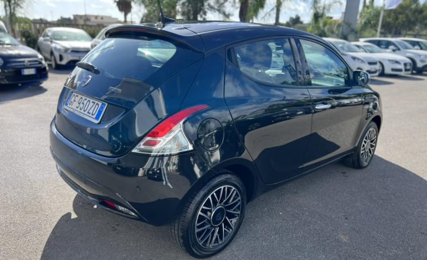 Lancia Ypsilon Alberta Ferretti 1.0 Hybrid 70 Cv.