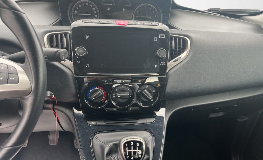 LANCIA YPSILON 1.0 70 Cv. HYBRID FIREFLY ORO