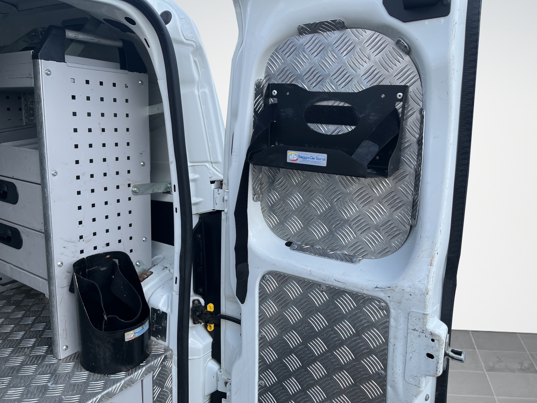 FIAT FIORINO 1.3 MJT 95 CV. ADVENTURE CON ALLESTIMENTO INTERNO