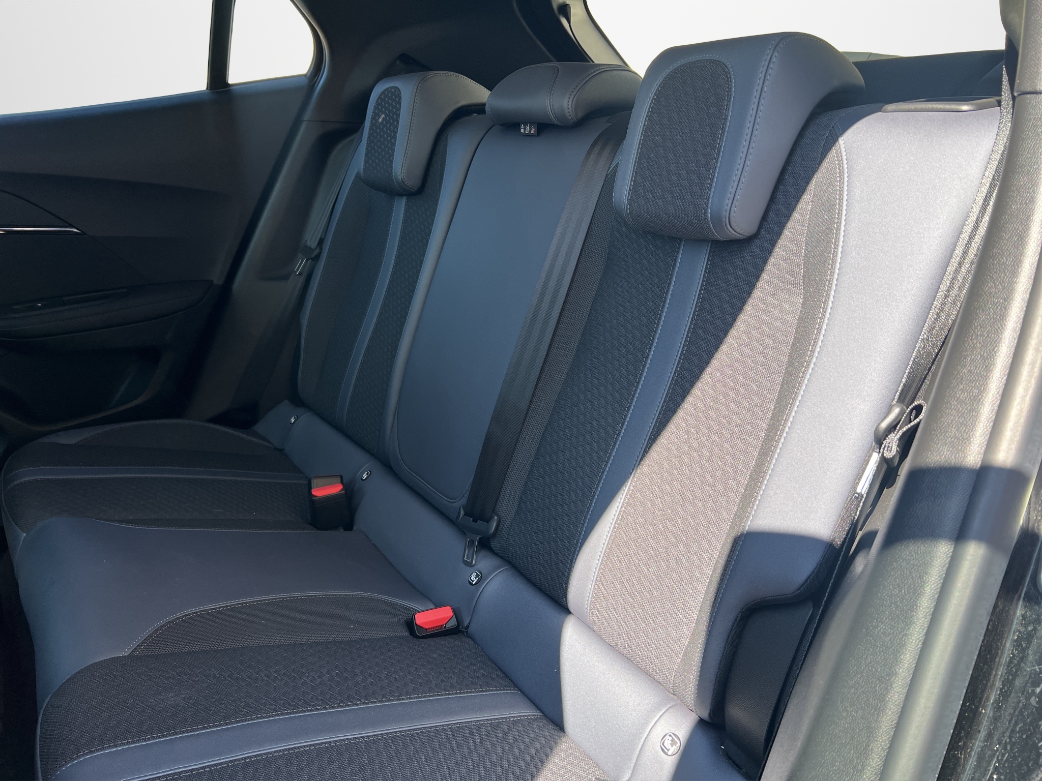 PEUGEOT 2008 1.2 130 CV ALLURE