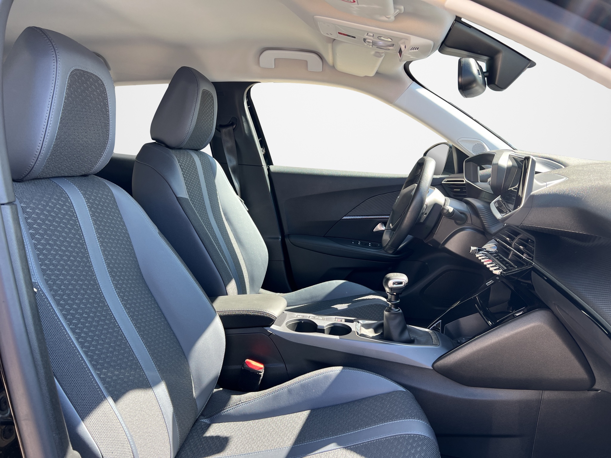 PEUGEOT 2008 1.2 130 CV ALLURE