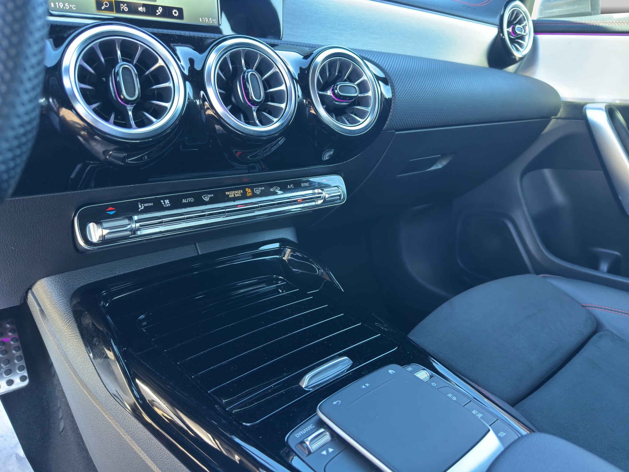 MERCEDES-BENZ CLA 35 AMG 4MATIC COUPE’ 2.0 TURBO 306 CV – 400 NM DI Coppia