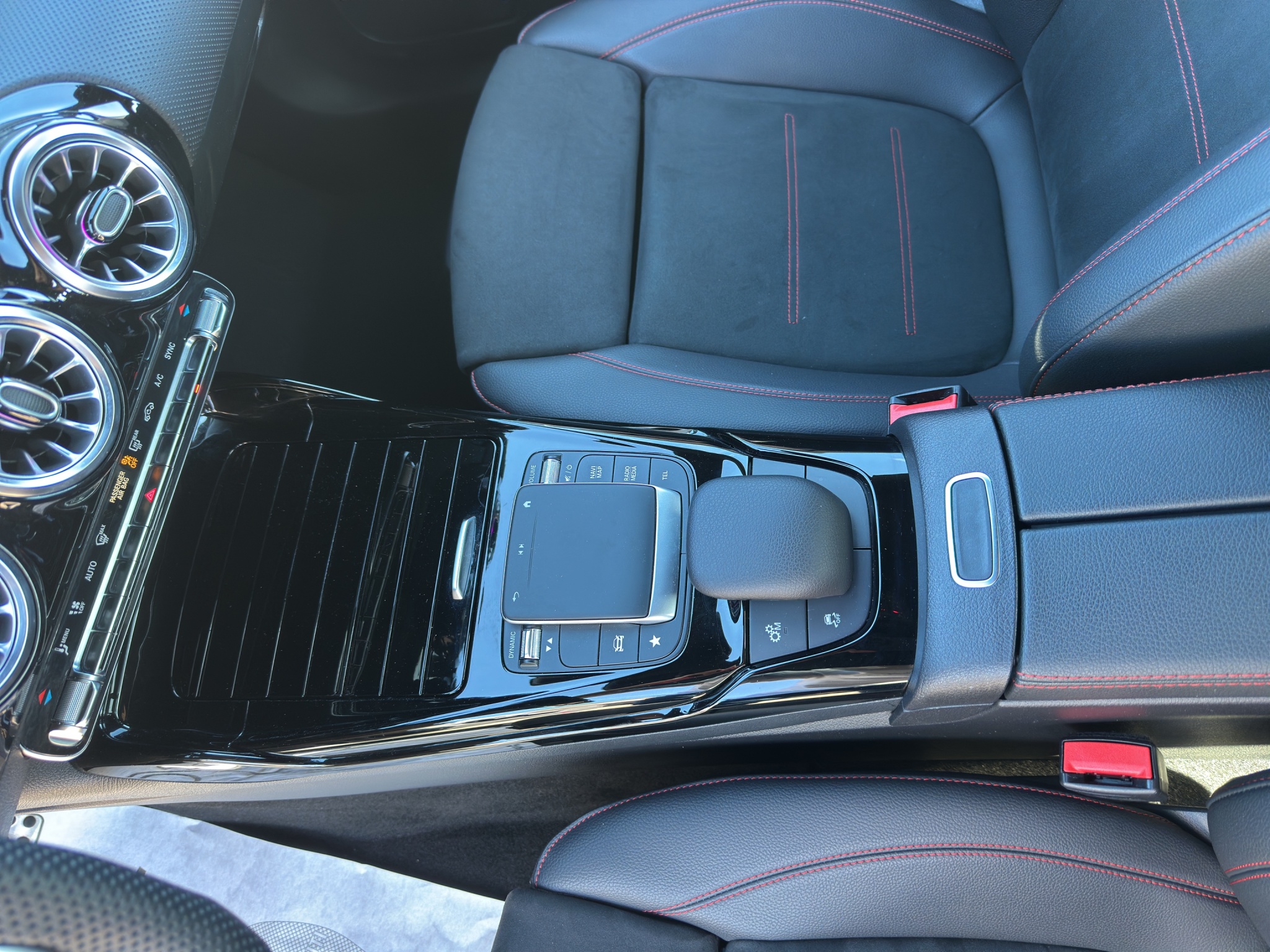 MERCEDES-BENZ CLA 35 AMG 4MATIC COUPE’ 2.0 TURBO 306 CV – 400 NM DI Coppia