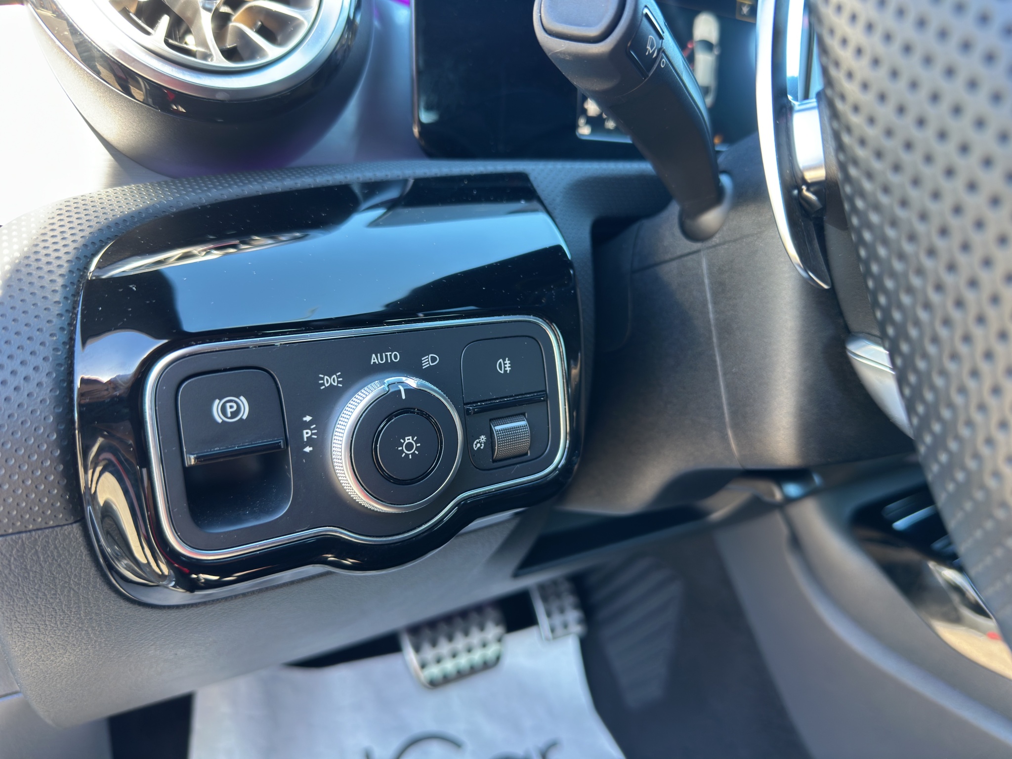 MERCEDES-BENZ CLA 35 AMG 4MATIC COUPE’ 2.0 TURBO 306 CV – 400 NM DI Coppia