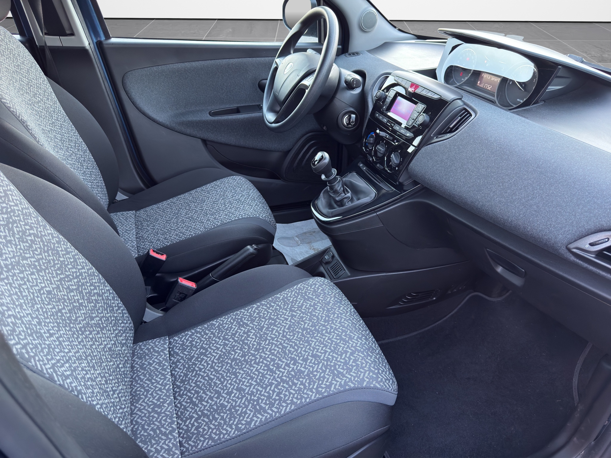 LANCIA YPSILON 1.2 69 CV SILVER GPL