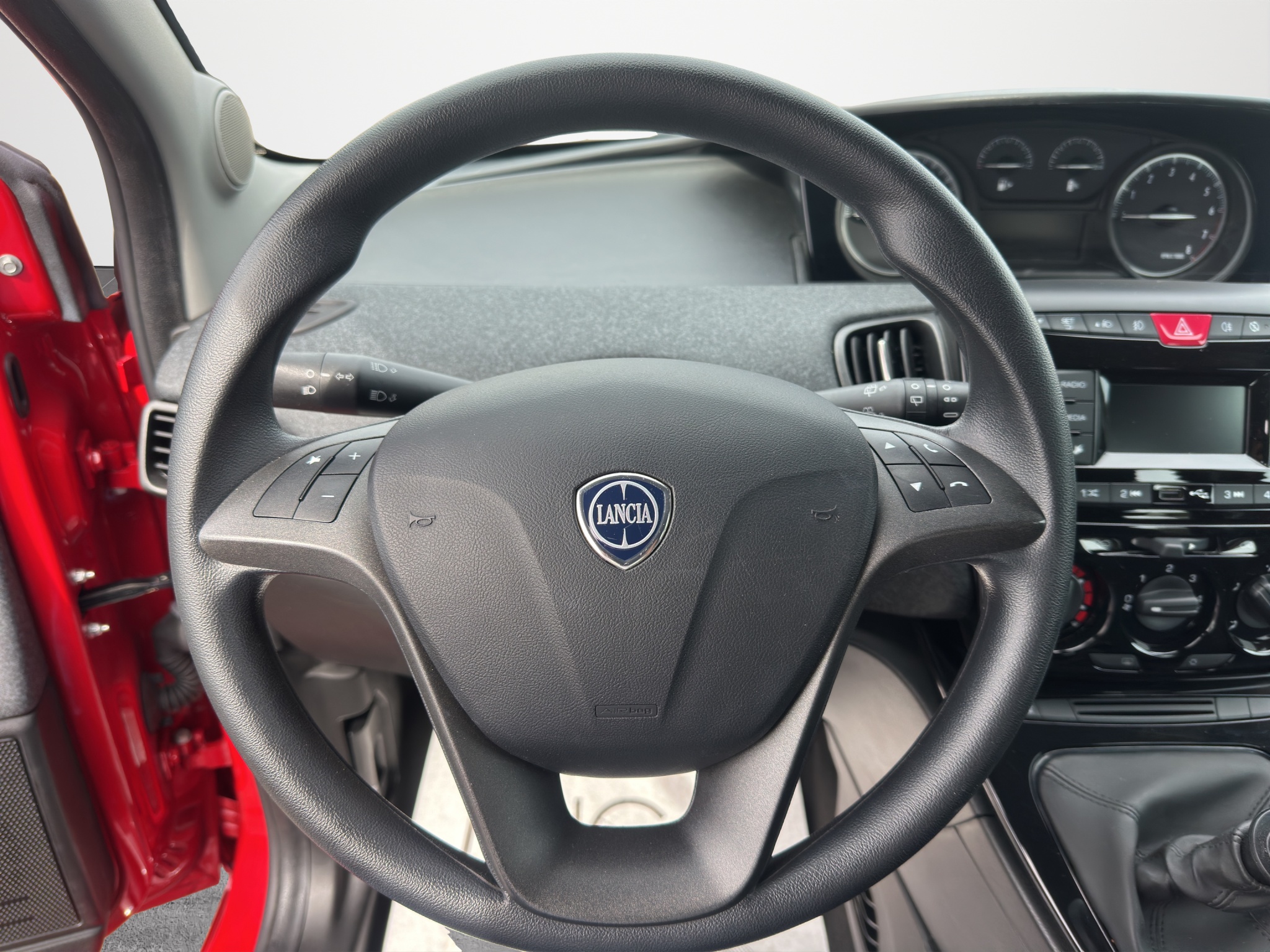 LANCIA YPSILON 1.0 70 CV HYBRID SILVER