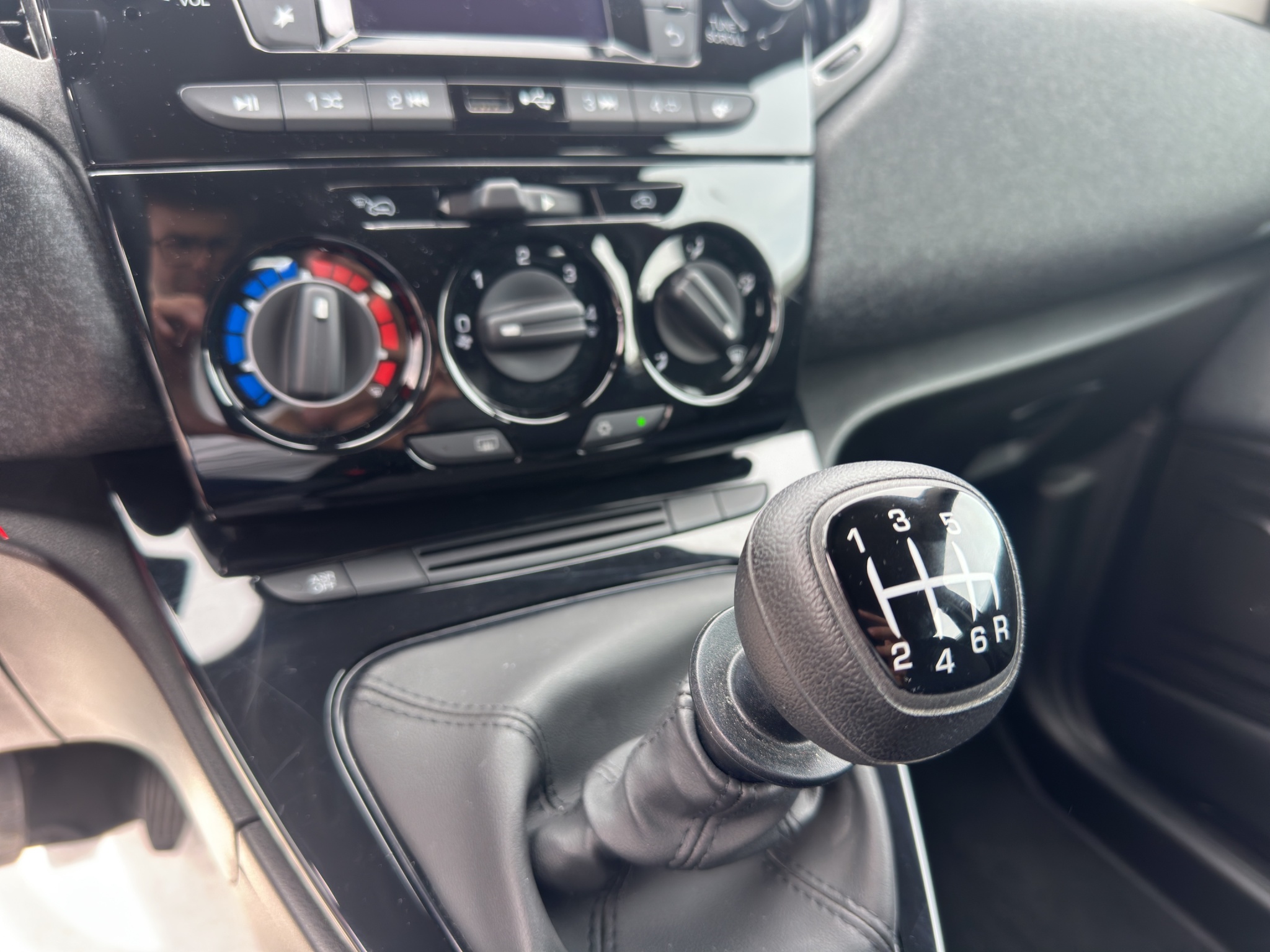 LANCIA YPSILON 1.0 70 CV HYBRID SILVER