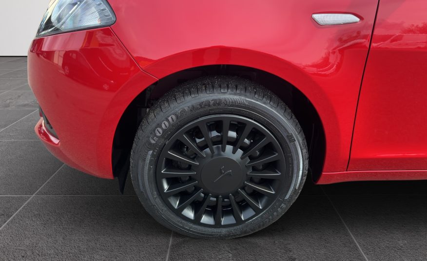 LANCIA YPSILON 1.0 70 CV HYBRID SILVER
