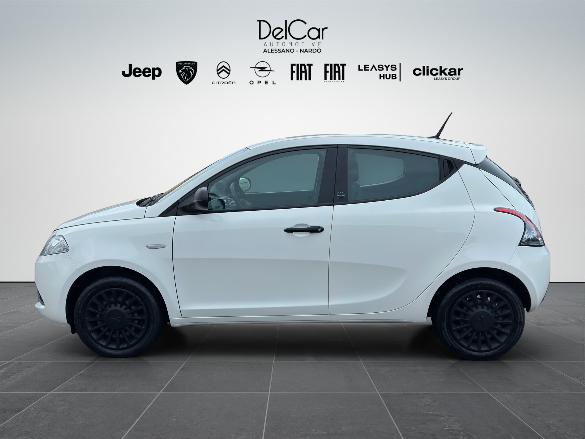 LANCIA YPSILON 1.0 70 CV HYBRID ECOCHIC SILVER