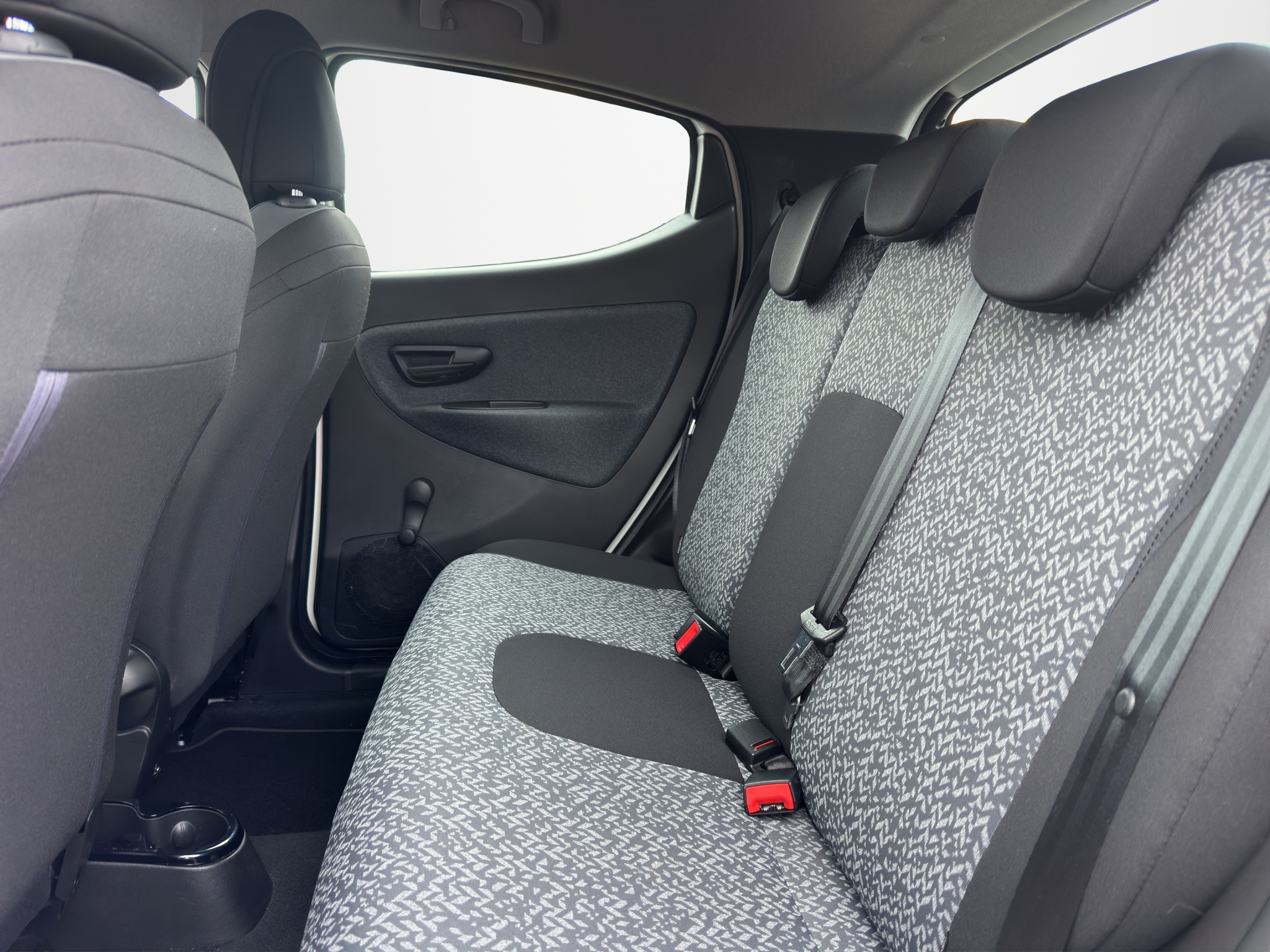 LANCIA YPSILON 1.0 70 CV HYBRID ECOCHIC SILVER