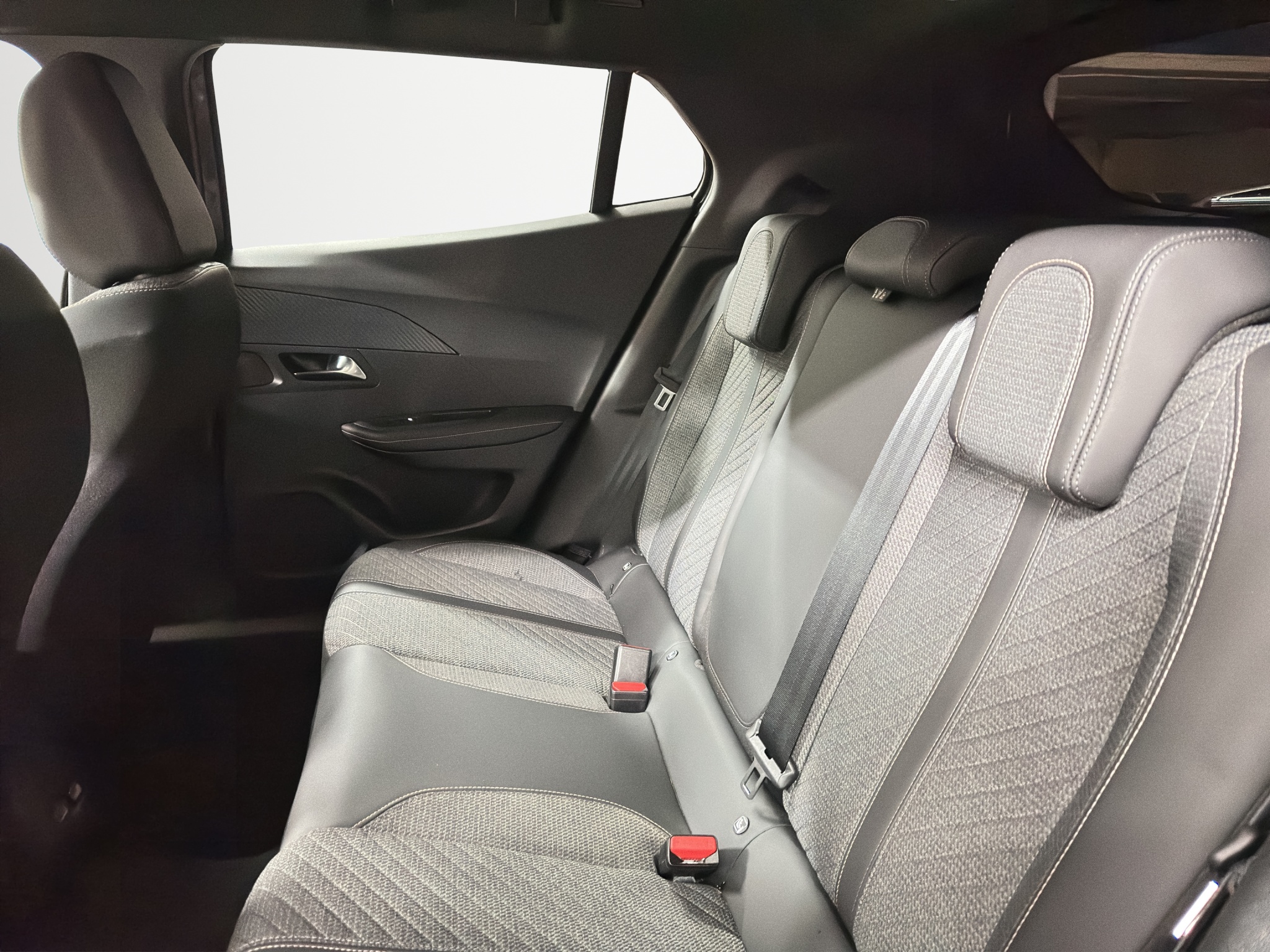 PEUGEOT NEW 2008 BLUEHDI 1.5 130 CV EAT8 ALLURE