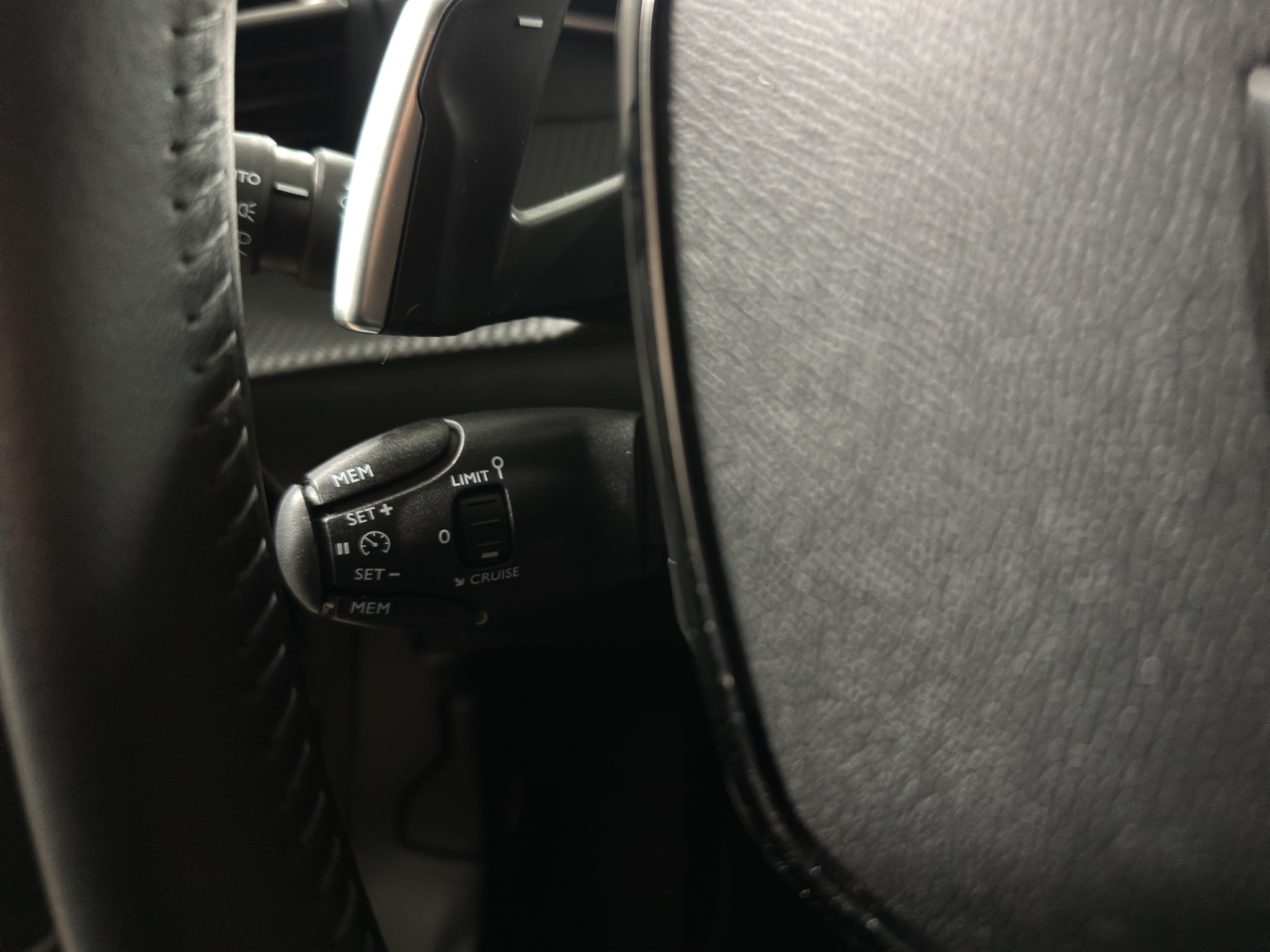 PEUGEOT NEW 2008 BLUEHDI 1.5 130 CV EAT8 ALLURE