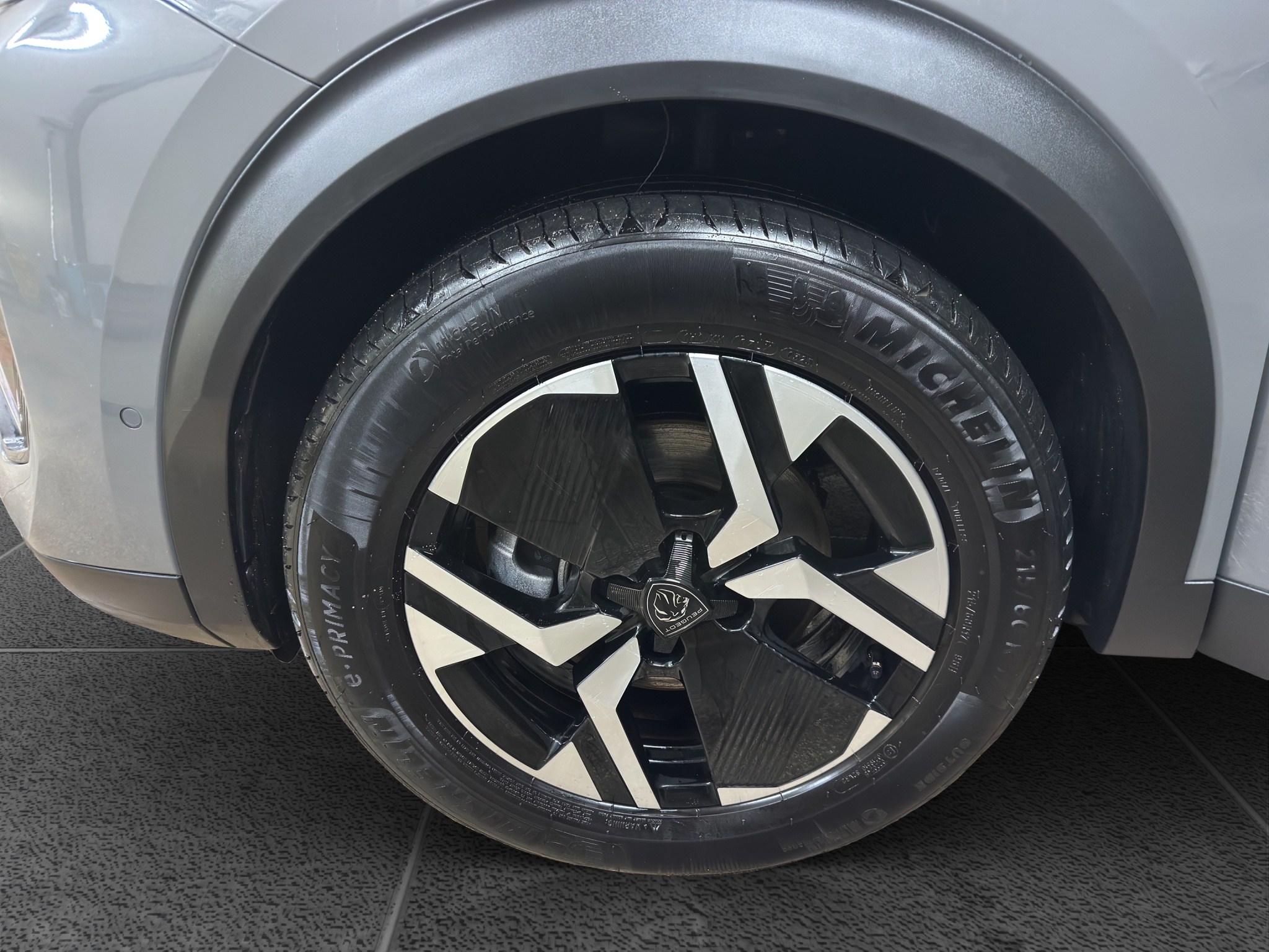 PEUGEOT NEW 2008 BLUEHDI 1.5 130 CV EAT8 ALLURE