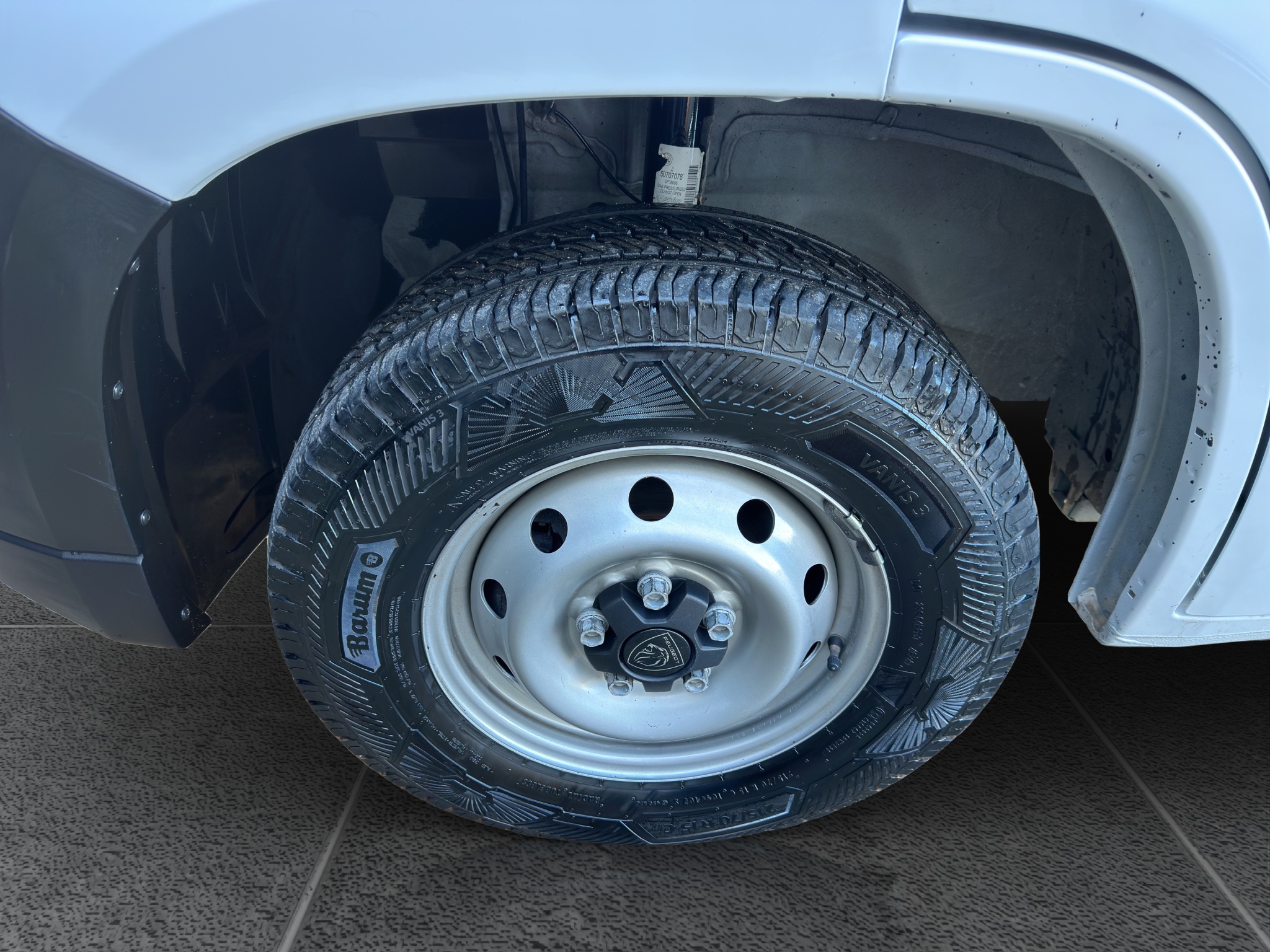 PEUGEOT NEW BOXER 2.2 BLUEHDi 140CV PASSO MEDIO TETTO MEDIO