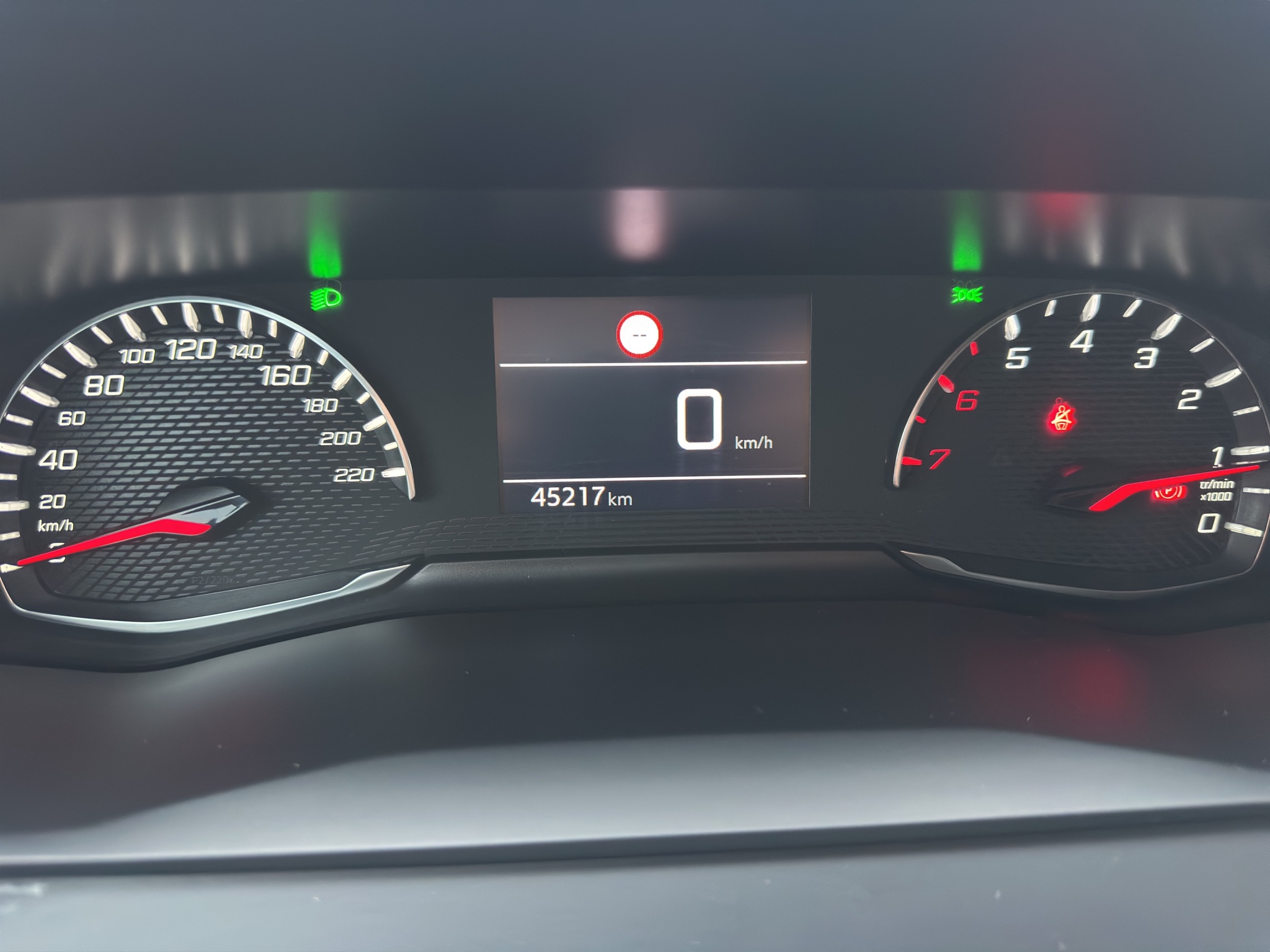 PEUGEOT 208 1.2 100 CV ALLURE