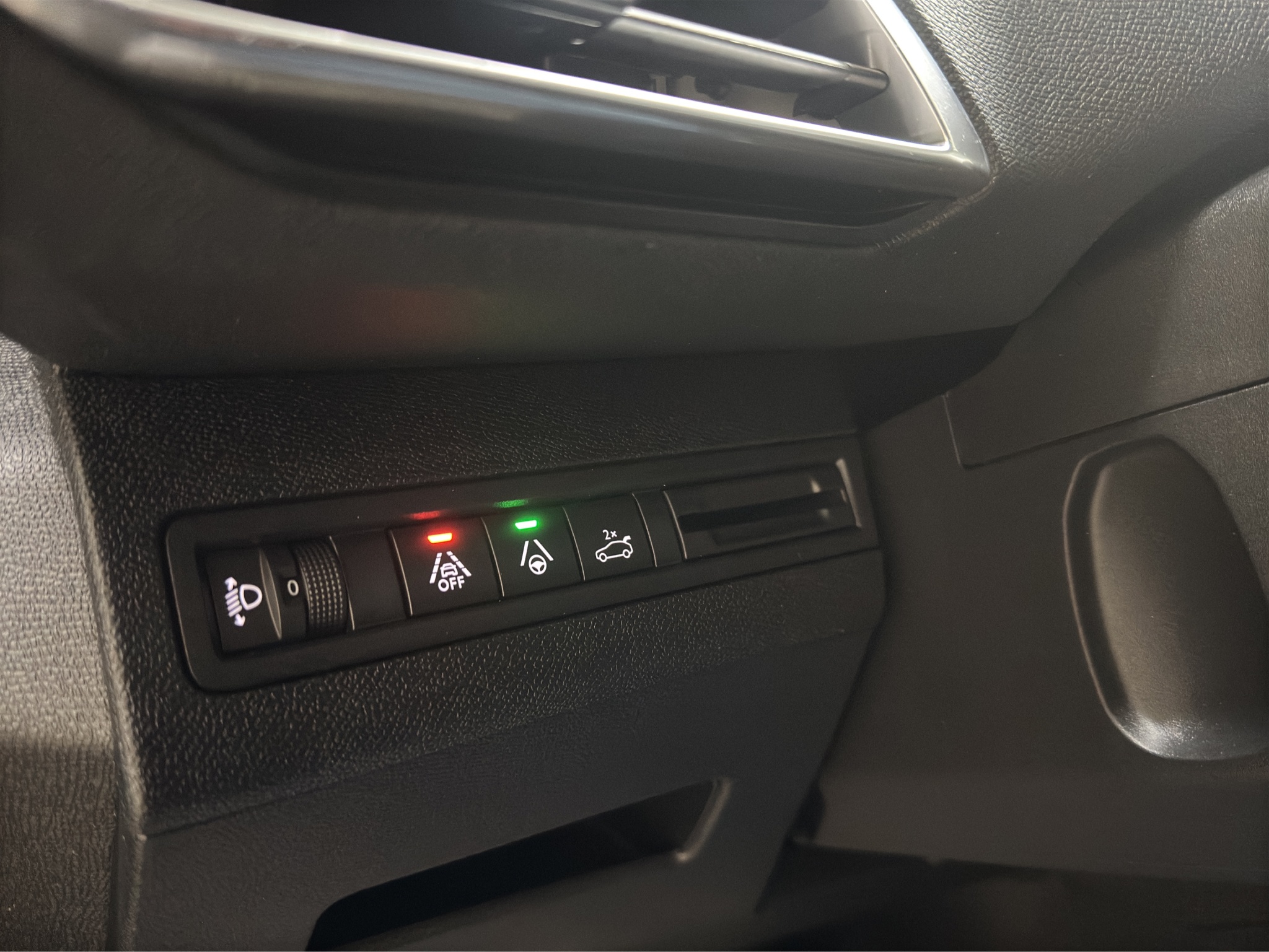 PEUGEOT 3008 1.5 130 CV BLUEHDI EAT8 ALLURE