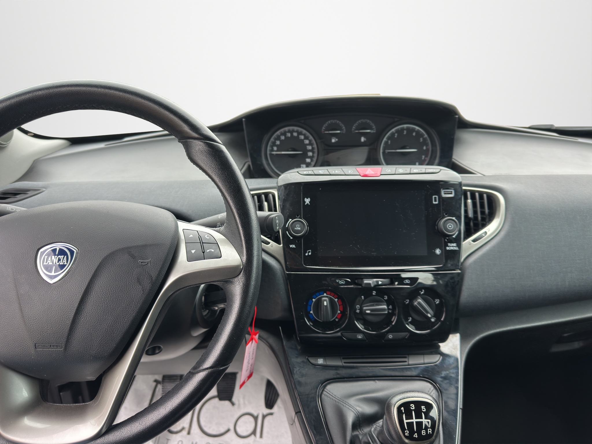 LANCIA YPSILON 1.0 70 CV HYBRID