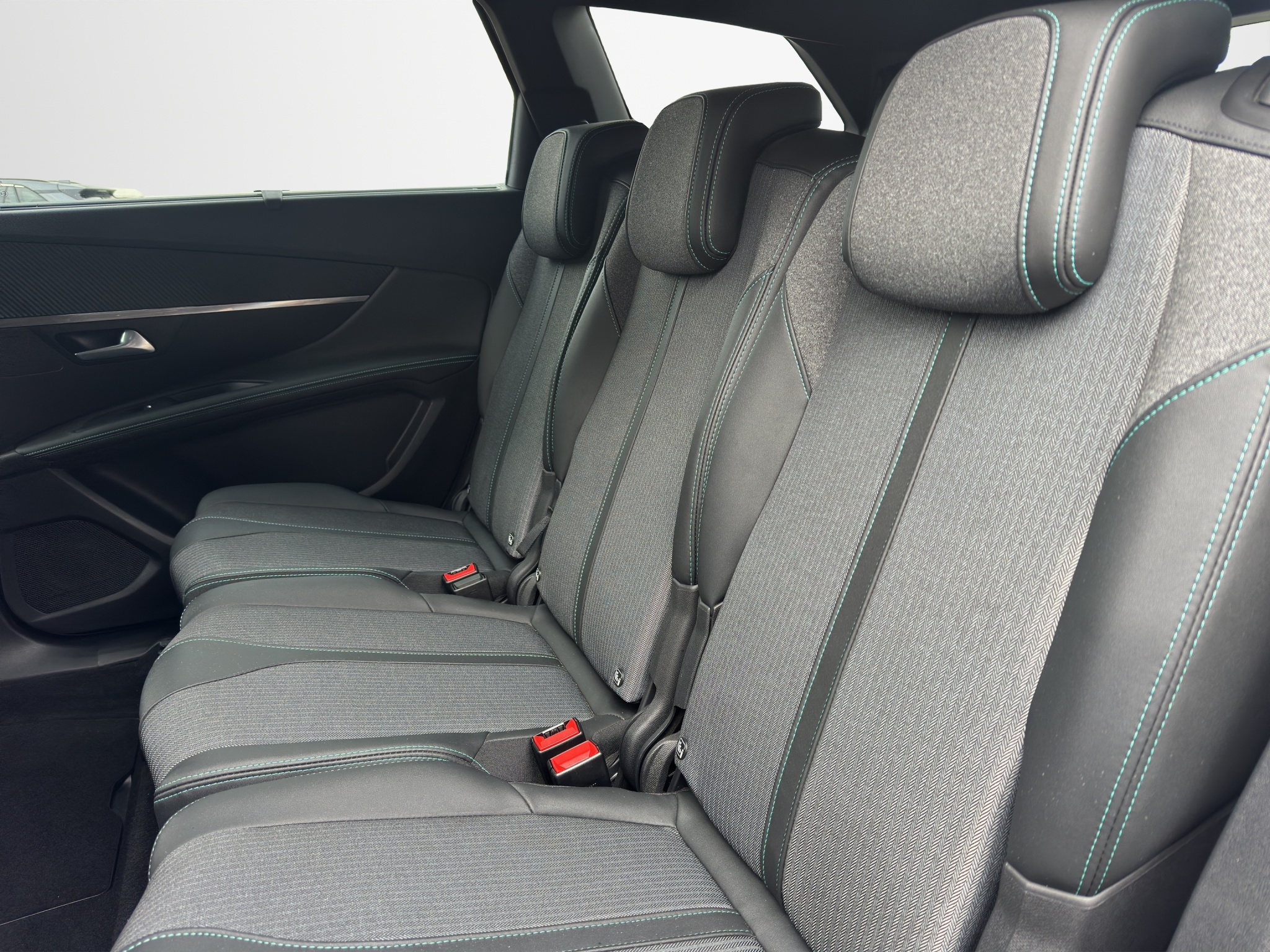 PEUGEOT 5008 HYBRID 136 CV E-DCS6 ALLURE PACK