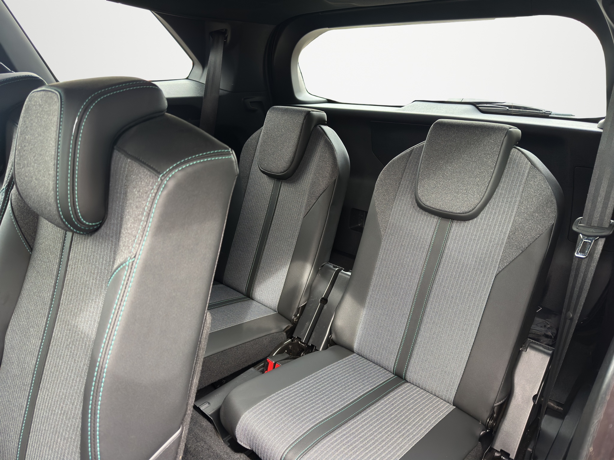 PEUGEOT 5008 HYBRID 136 CV E-DCS6 ALLURE PACK