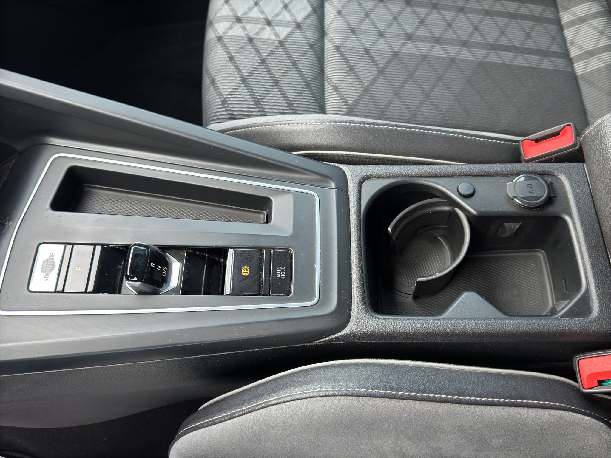 VOLKSAWGEN GOLF VIII 2.0 TDI 150 CV DSG R-LINE