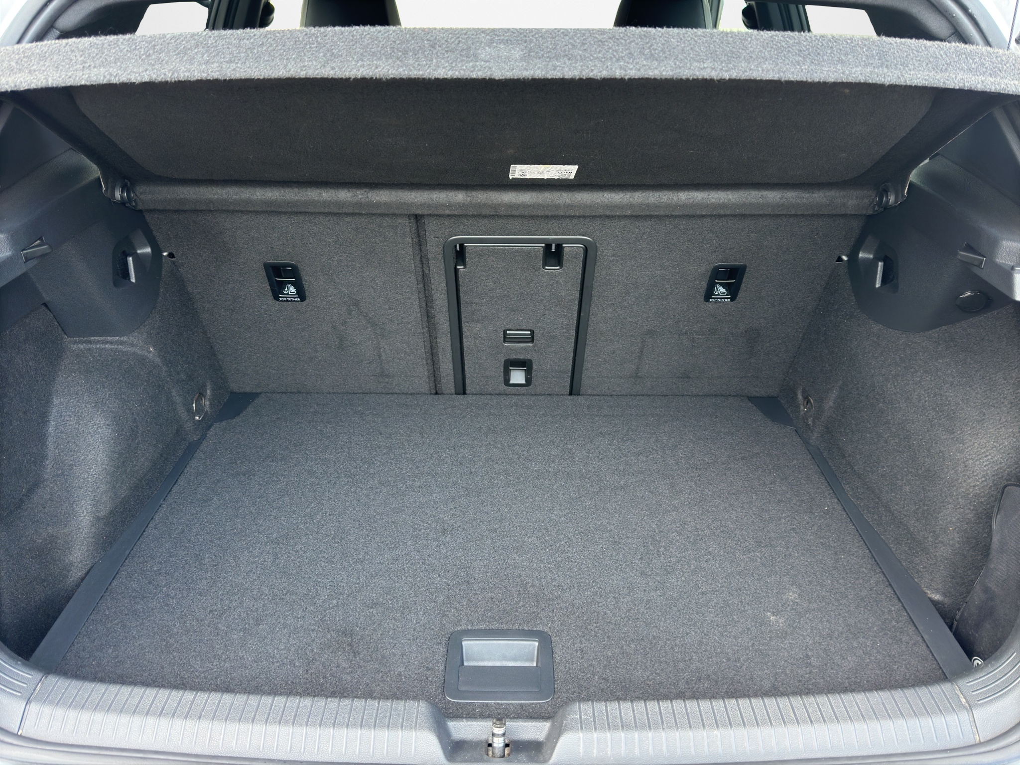 VOLKSAWGEN GOLF VIII 2.0 TDI 150 CV DSG R-LINE