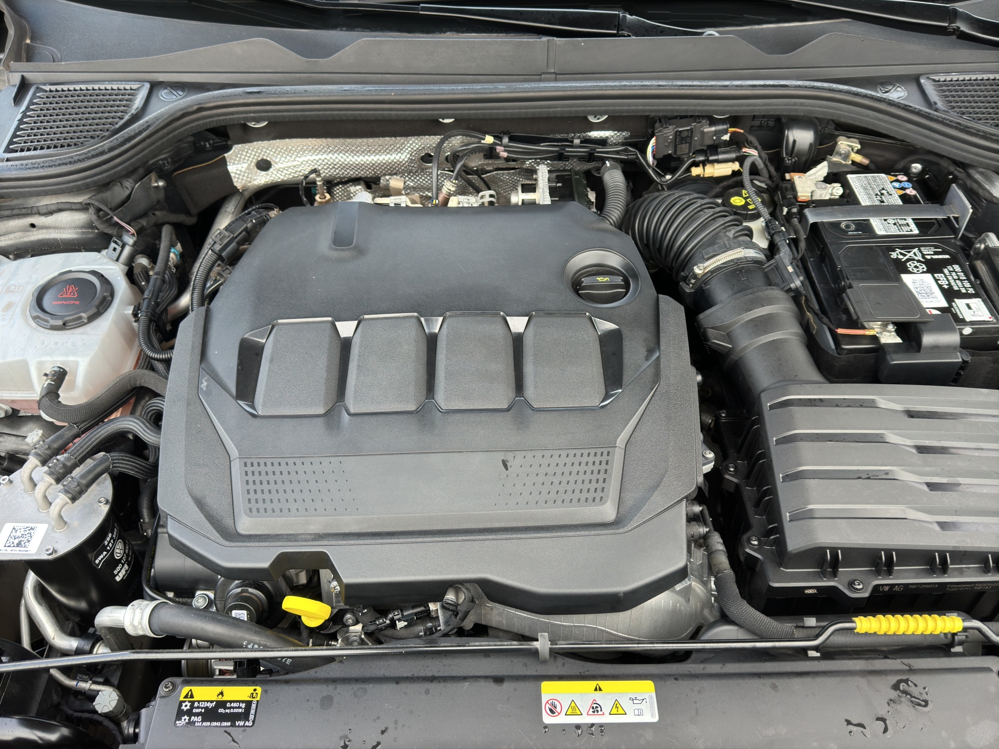 VOLKSAWGEN GOLF VIII 2.0 TDI 150 CV DSG R-LINE