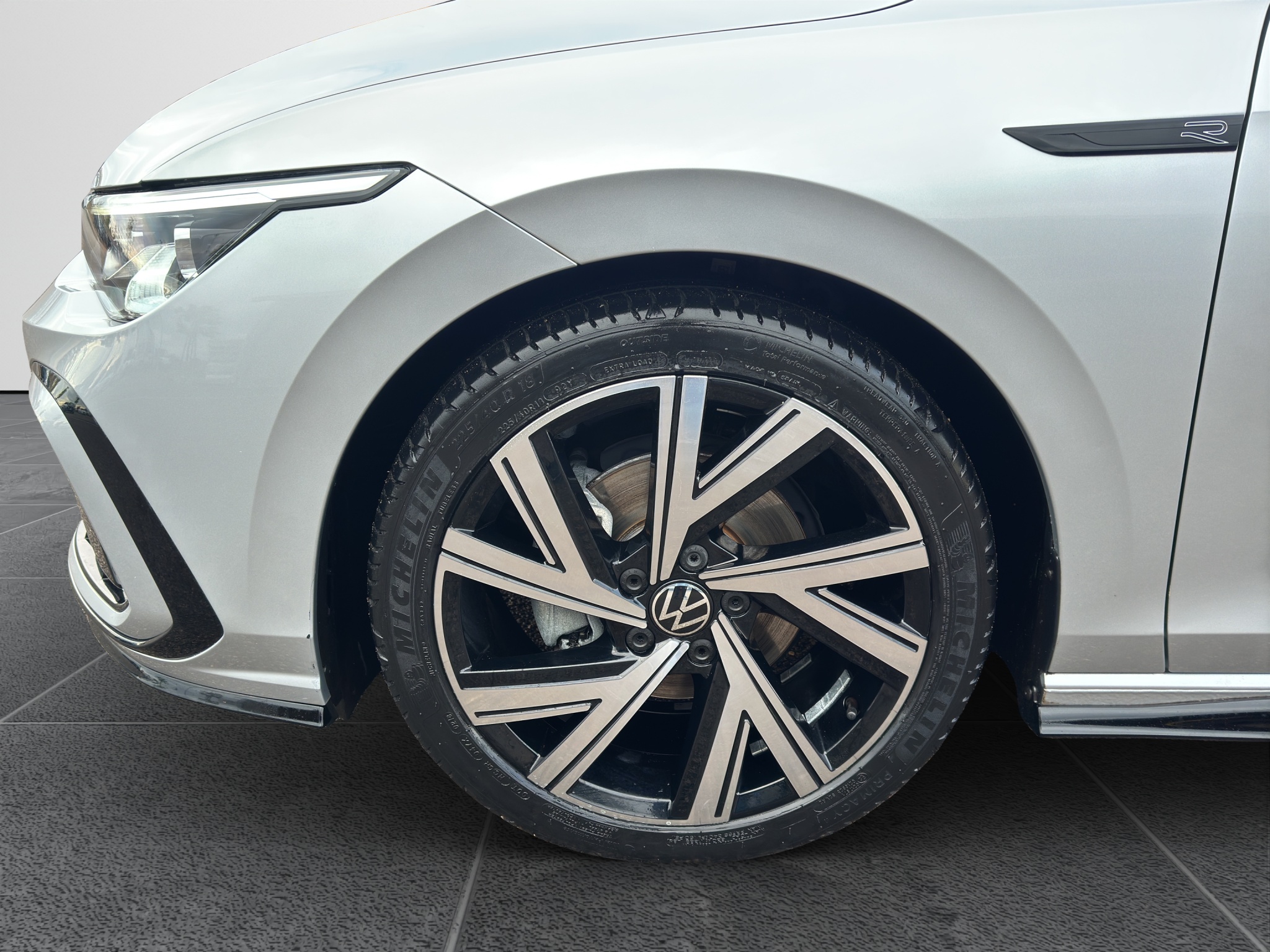 VOLKSAWGEN GOLF VIII 2.0 TDI 150 CV DSG R-LINE