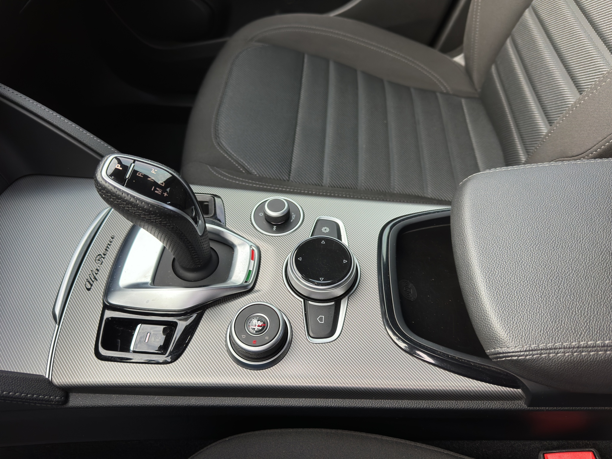 ALFA  ROMEO STELVIO 2.2 TURBO DIESEL 210 CV VELOCE AT8 Q4