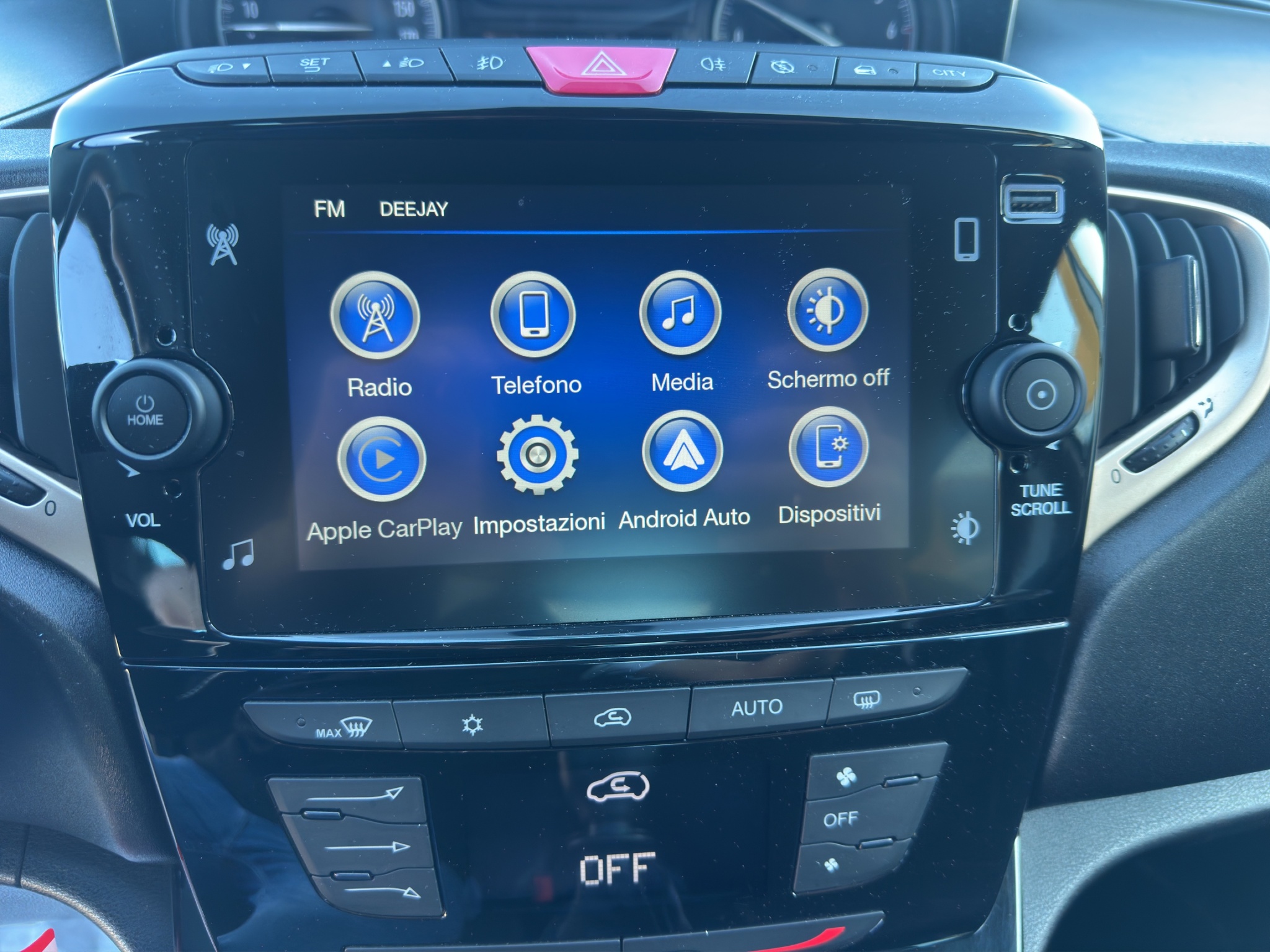 LANCIA YPSILON 1.0 70 CV HYBRID ALBERTA FERRETTI