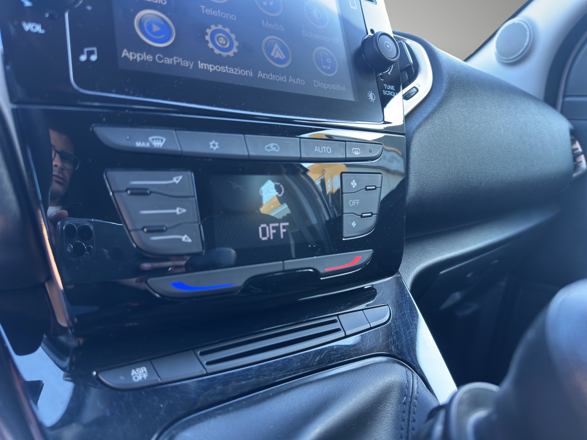 LANCIA YPSILON 1.0 70 CV HYBRID ALBERTA FERRETTI