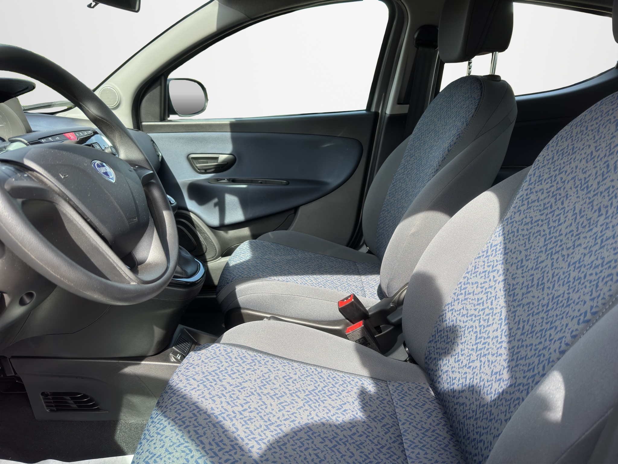 LANCIA YPSILON 1.0 70 Cv. HYBRID ORO