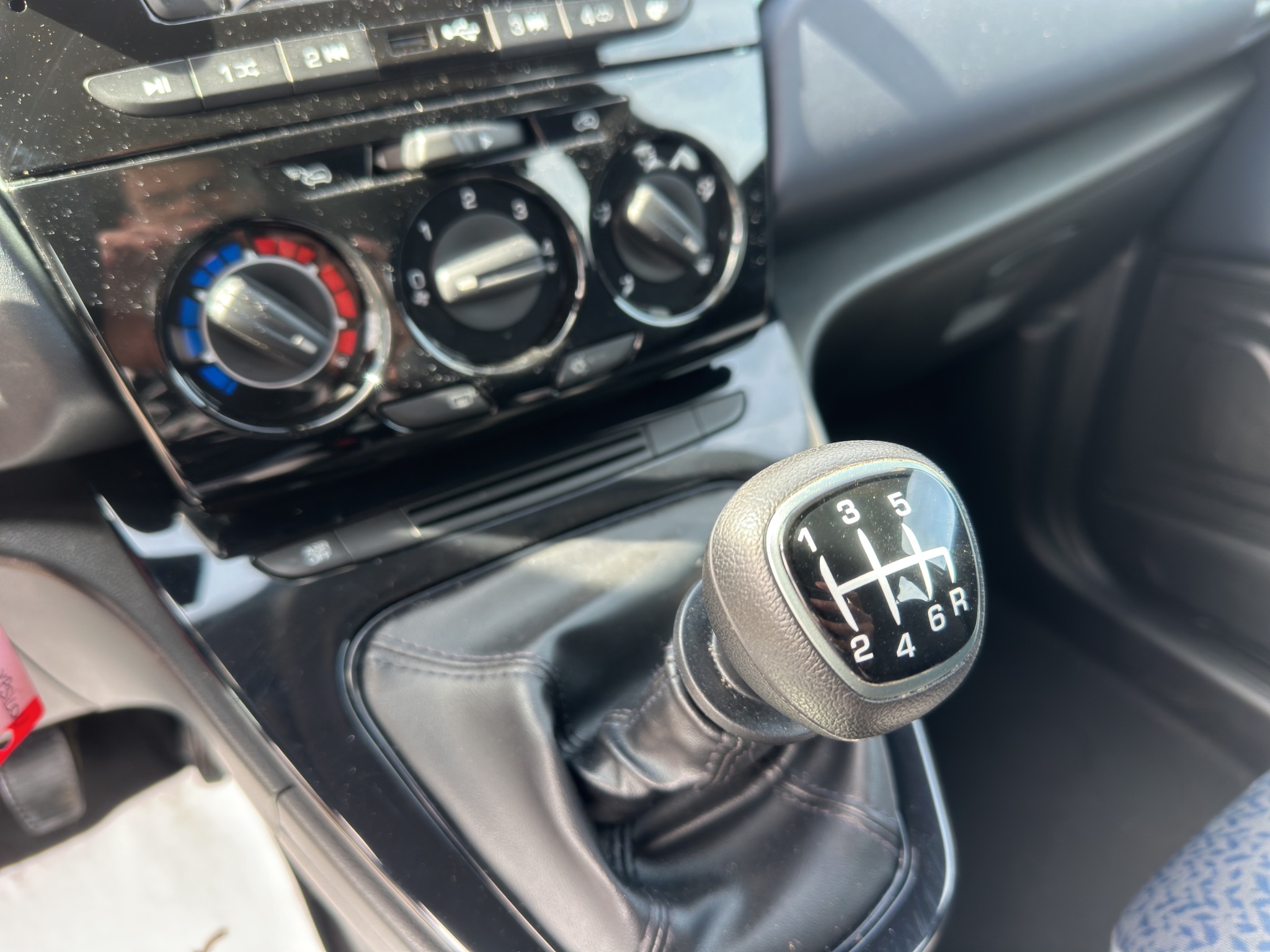 LANCIA YPSILON 1.0 70 Cv. HYBRID ORO