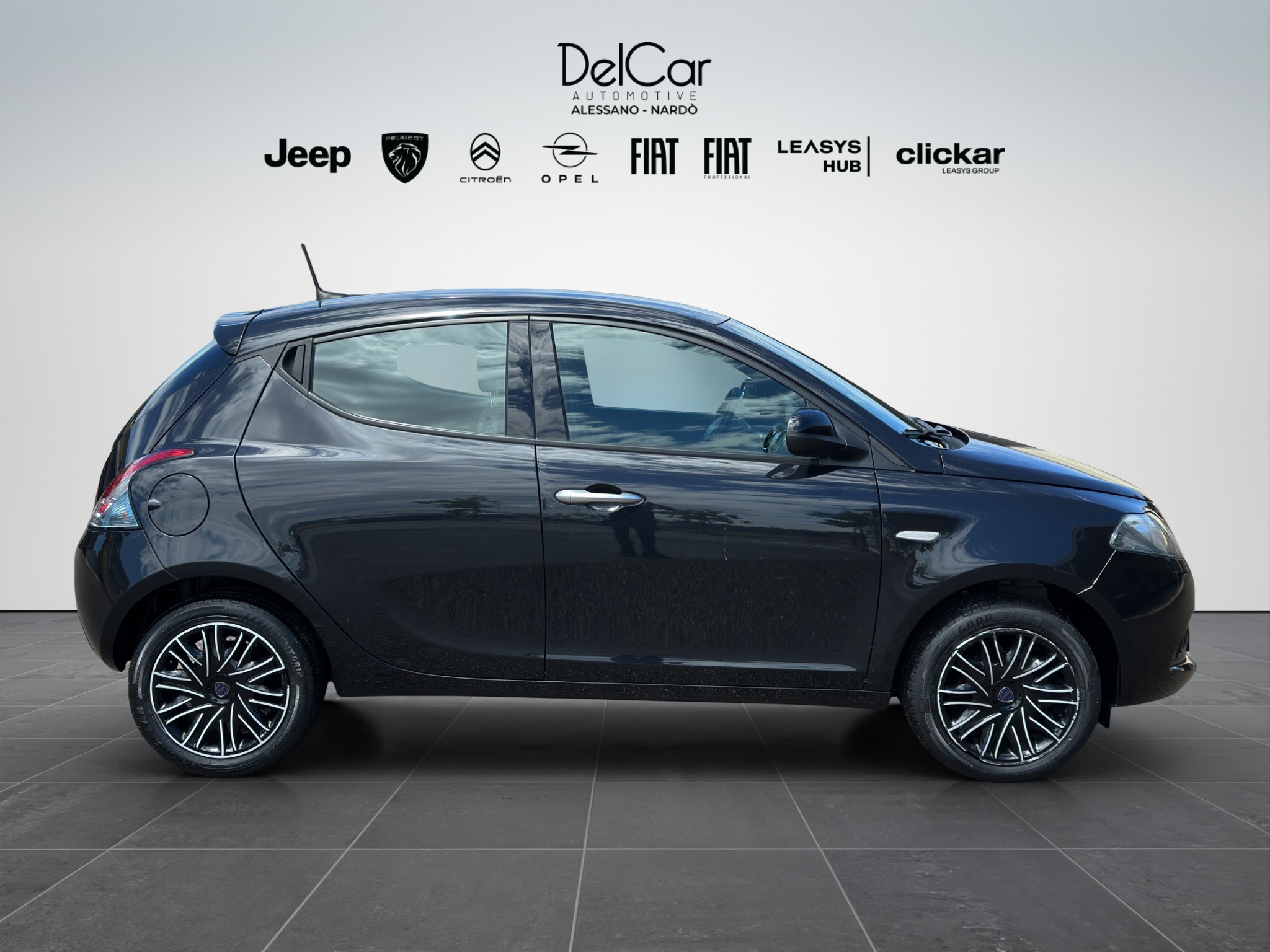 LANCIA YPSILON 1.0 70 CV HYBRID ORO