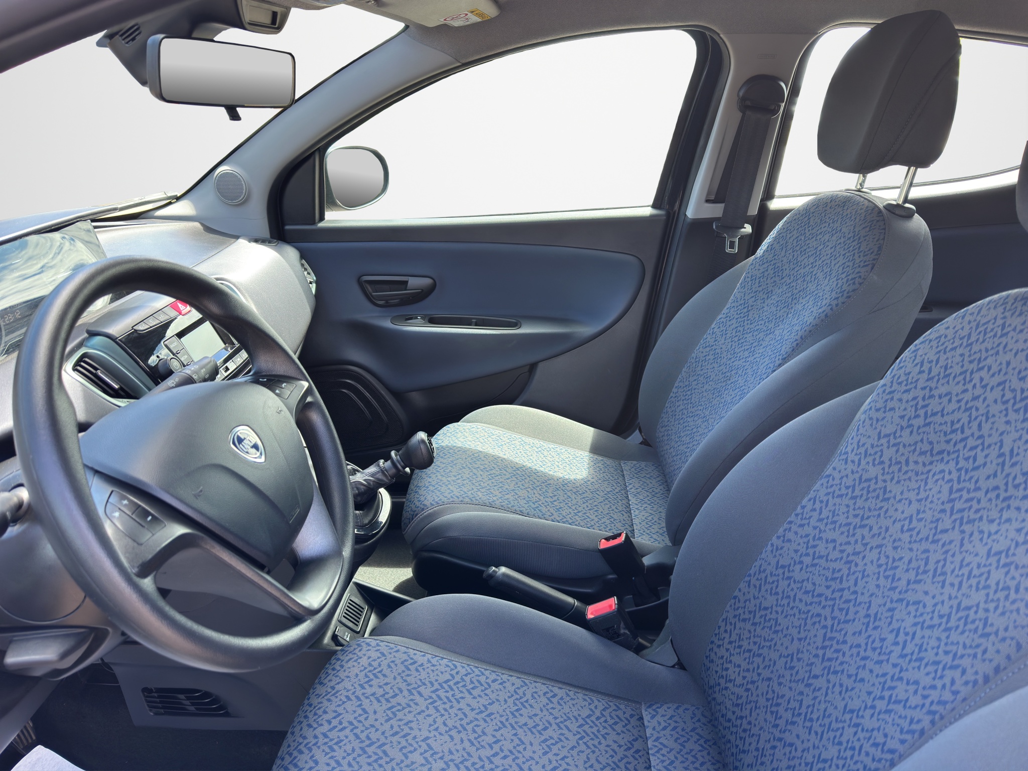 LANCIA YPSILON 1.0 70 CV HYBRID ORO