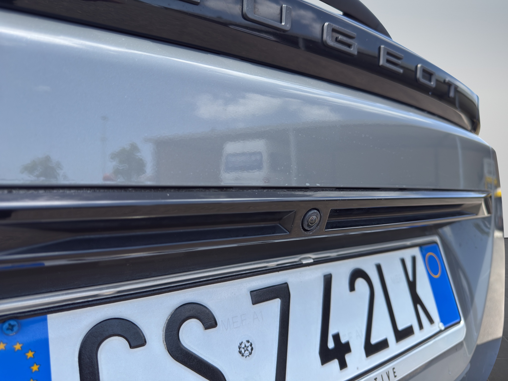 PEUGEOT NEW 2008 BLUEHDI 1.5 130 CV EAT8 ALLURE