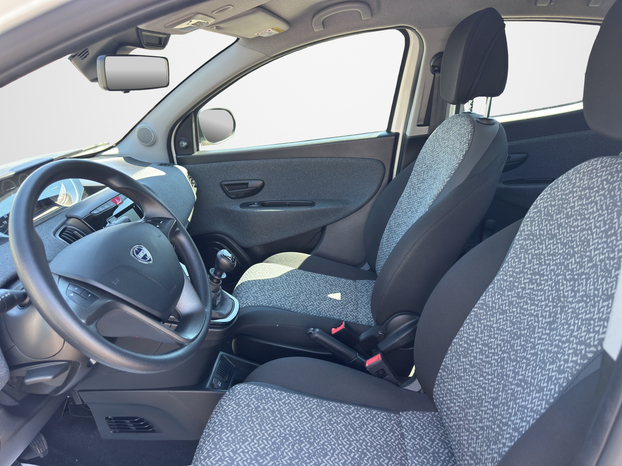 LANCIA YPSILON 1.0 70 CV HYBRID SILVER