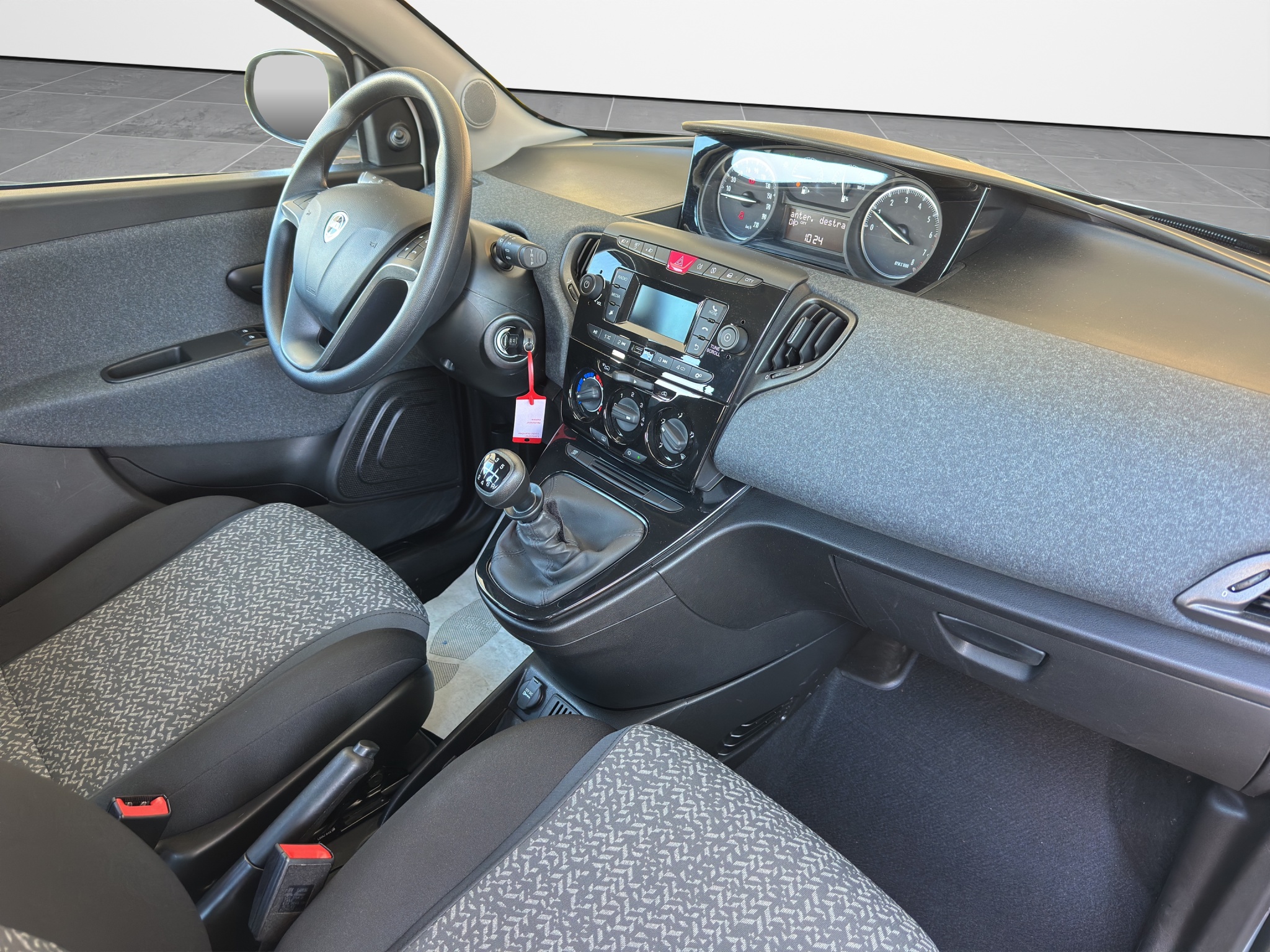 LANCIA YPSILON 1.0 70 CV HYBRID SILVER