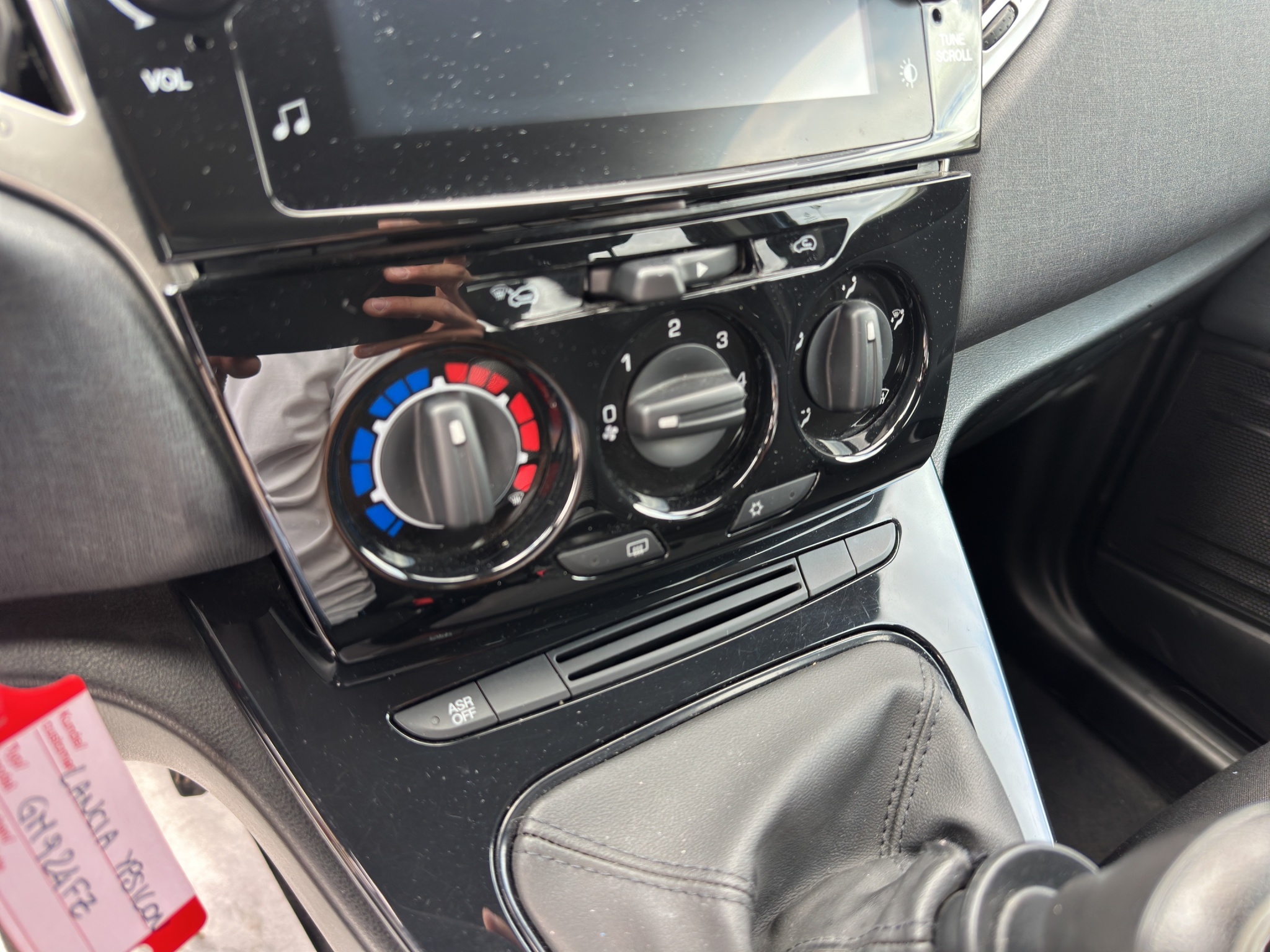 LANCIA YPSILON 1.0 70 CV HYBRID ORO