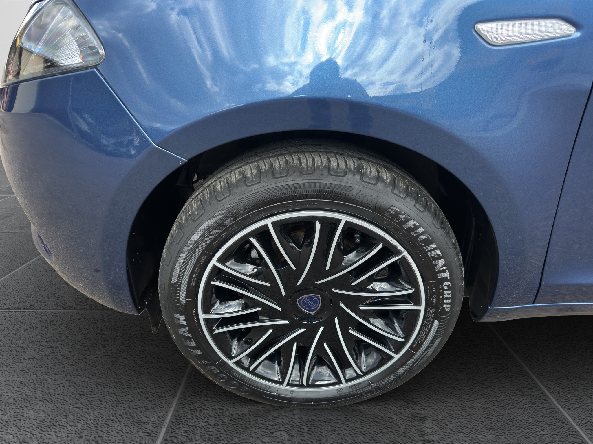 LANCIA YPSILON 1.0 70 CV HYBRID ORO